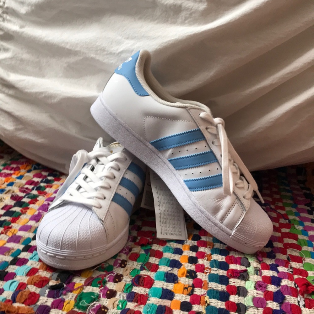 Adidas superstars
